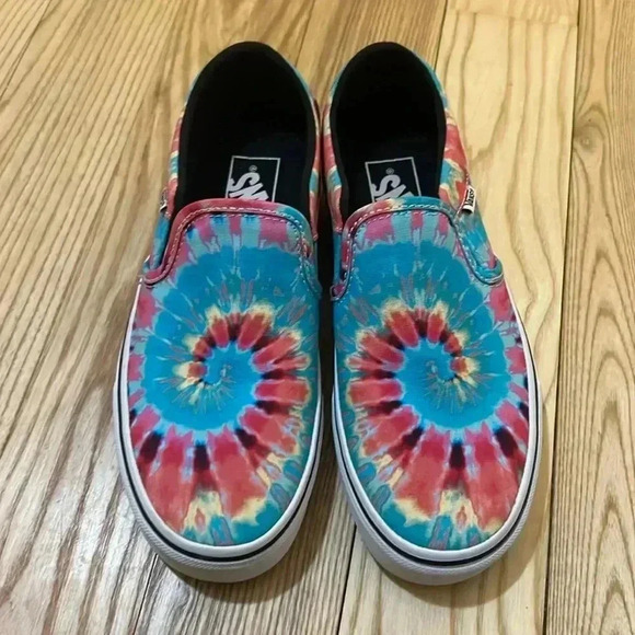Tye Dye Vans Classic Slip On - Picture 2 of 5